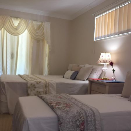 Theme Parks Amituofo Homestay Gold Coast Cameră foto